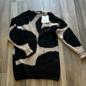 SKFK Black and Tan Women's Sweater size 6 NWT